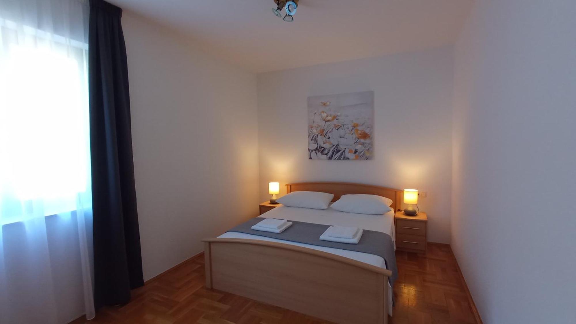 Apartmani Ferdi โตรกีร์ ภายนอก รูปภาพ