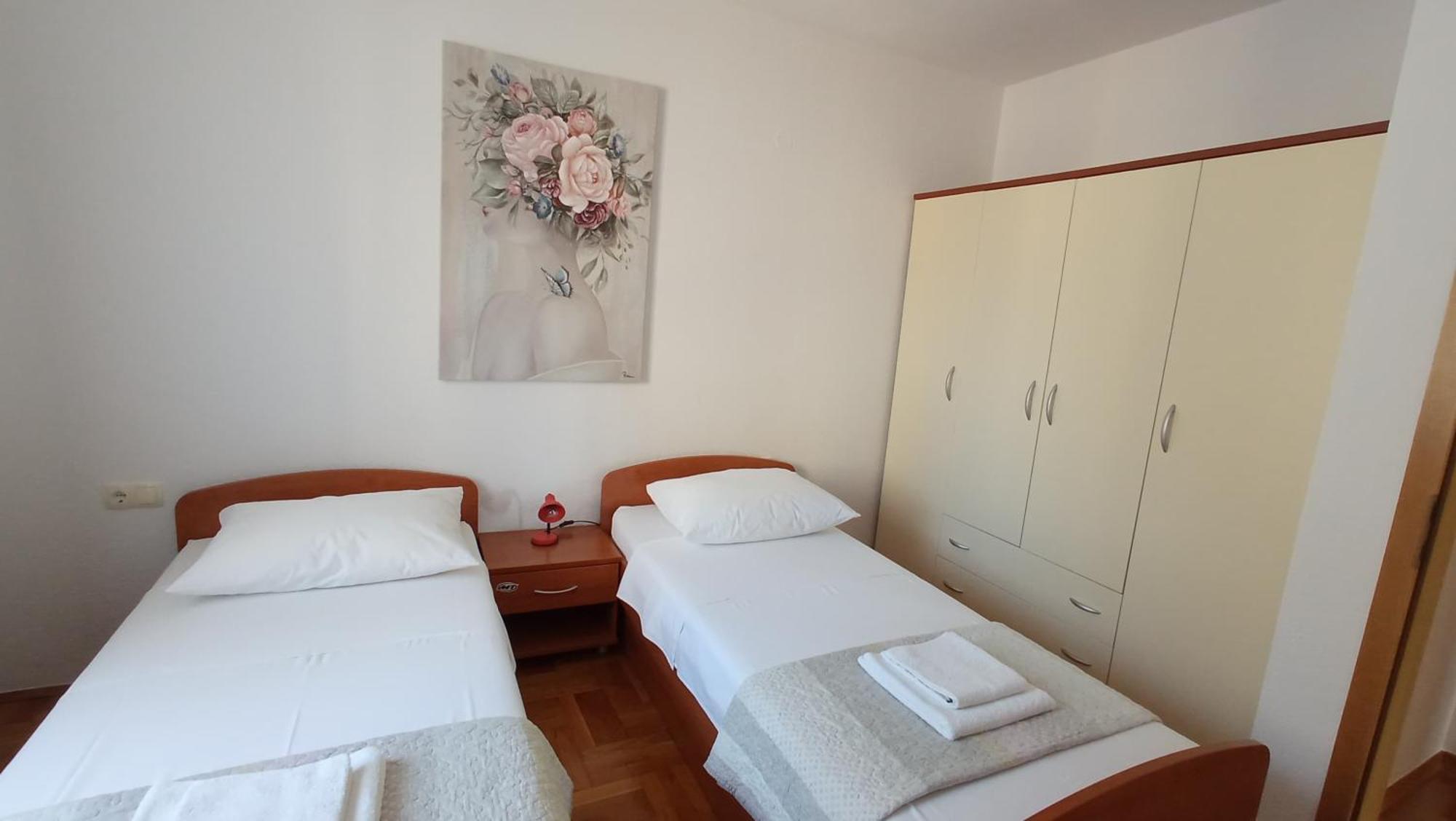 Apartmani Ferdi โตรกีร์ ภายนอก รูปภาพ