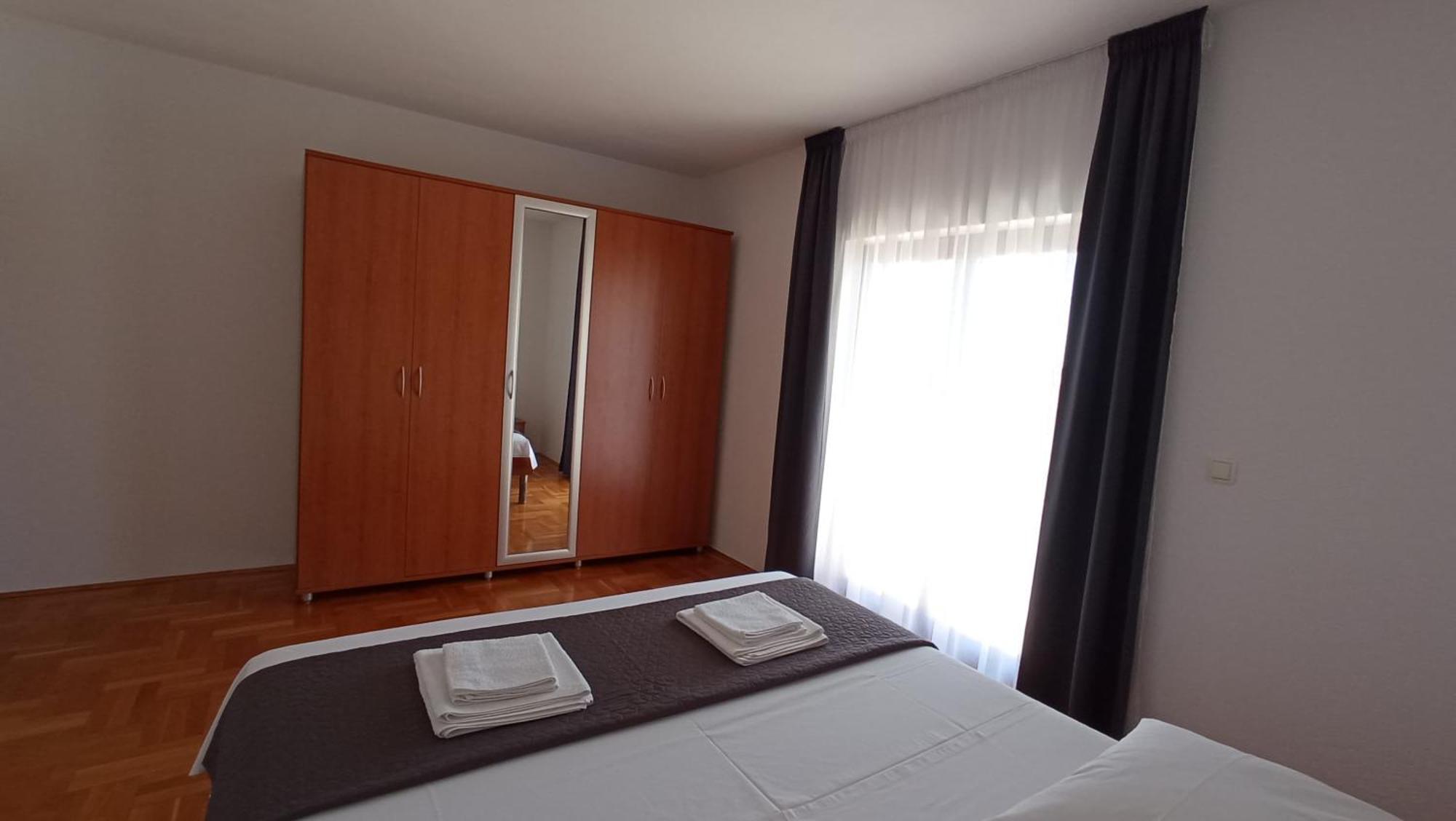 Apartmani Ferdi โตรกีร์ ภายนอก รูปภาพ