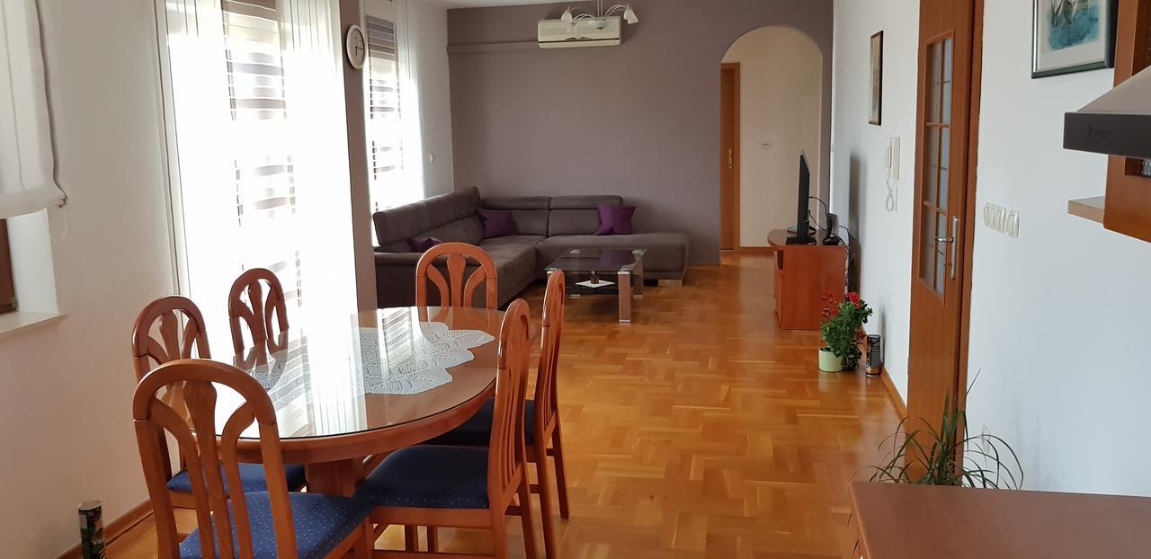 Apartmani Ferdi โตรกีร์ ภายนอก รูปภาพ