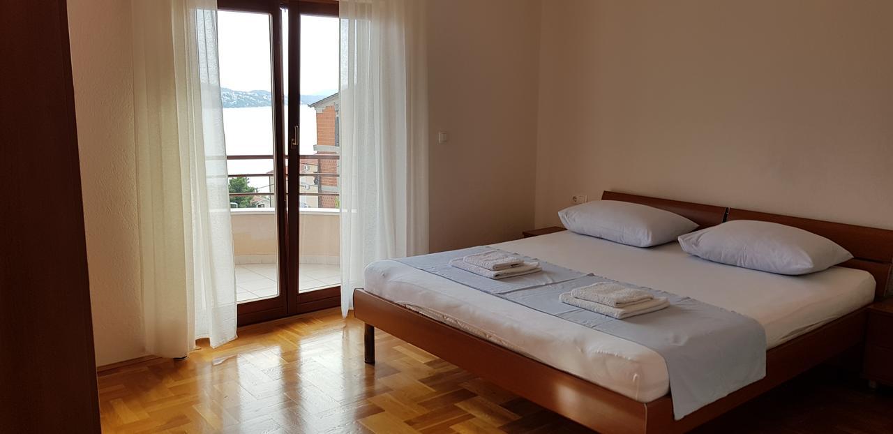 Apartmani Ferdi โตรกีร์ ภายนอก รูปภาพ